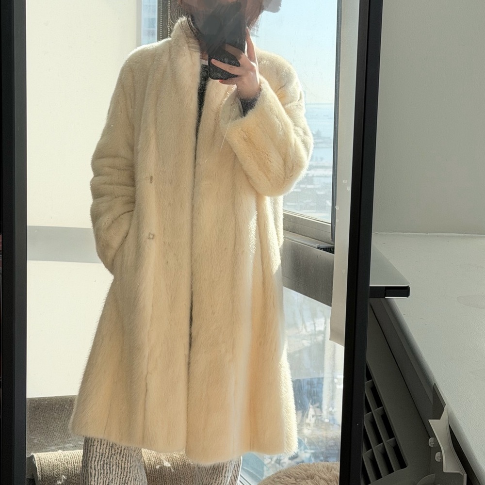 Elegant Ivory Mink Fur Coat -S/M - Picture 5 of 17
